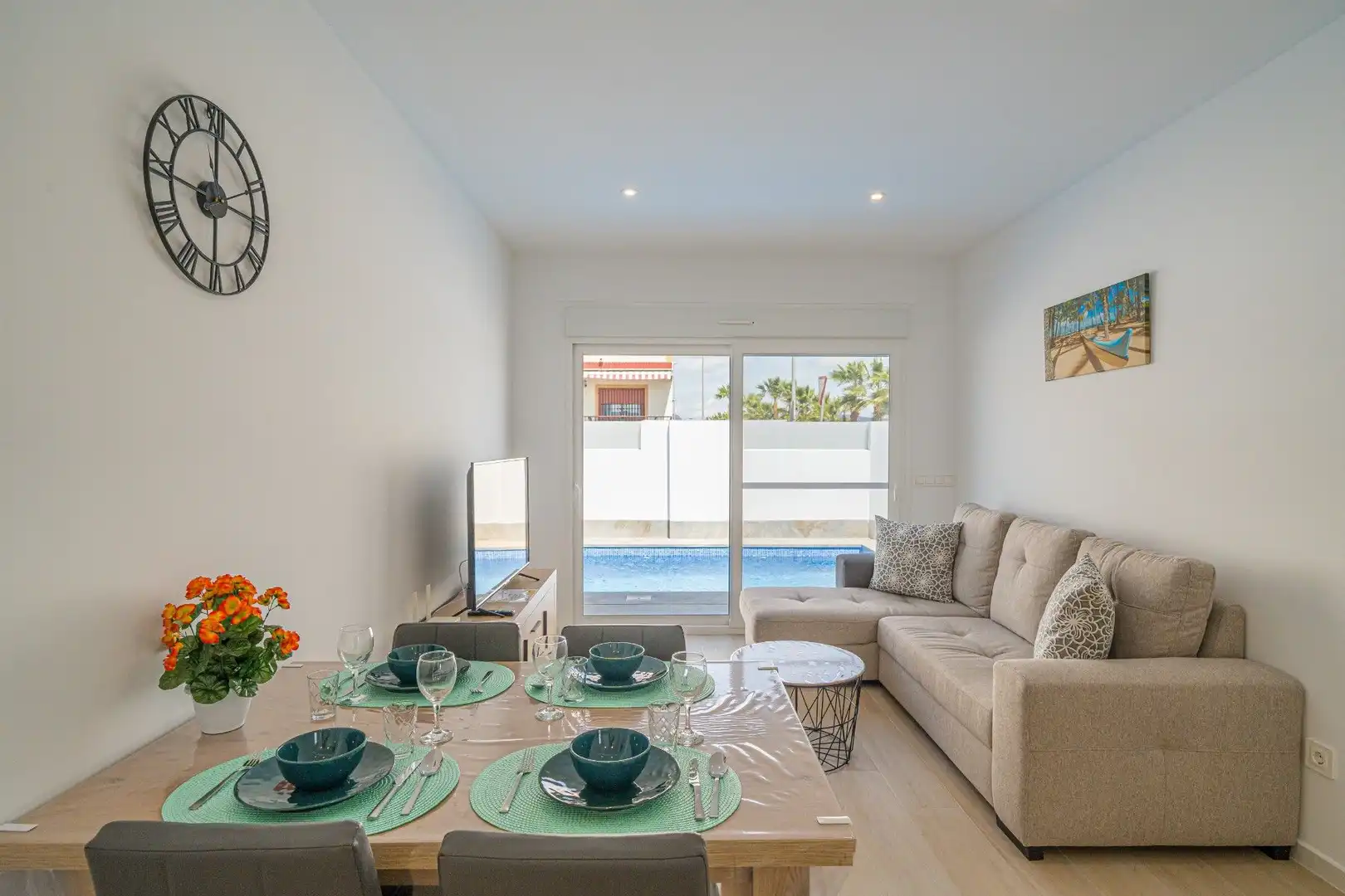 Chalet con piscina en venta en Calle Horno