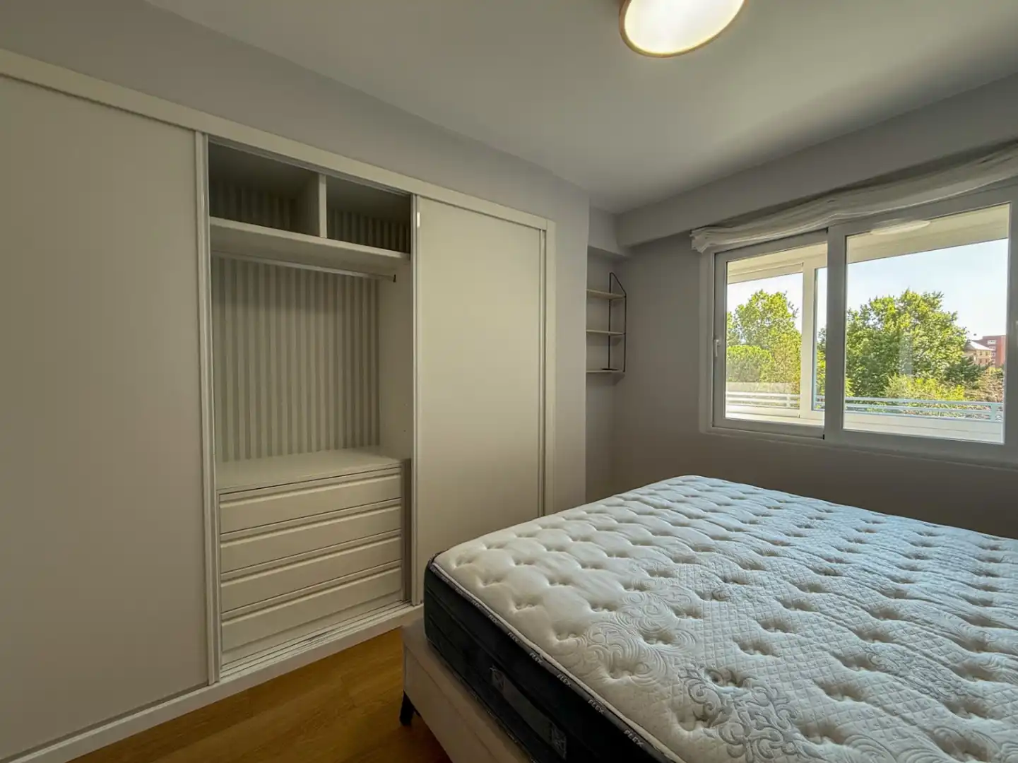 Bedroom of Flat for rent in Madrid  with Air Conditioner, Heating and Terrace