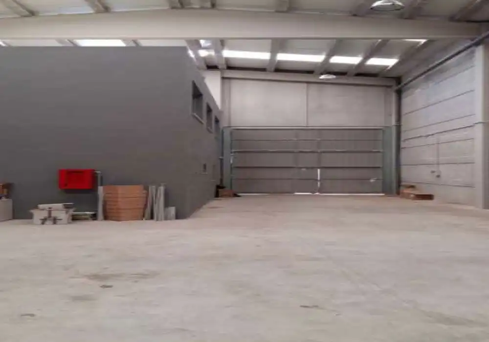 Nave industrial en venta en La Pobla de Vallbona