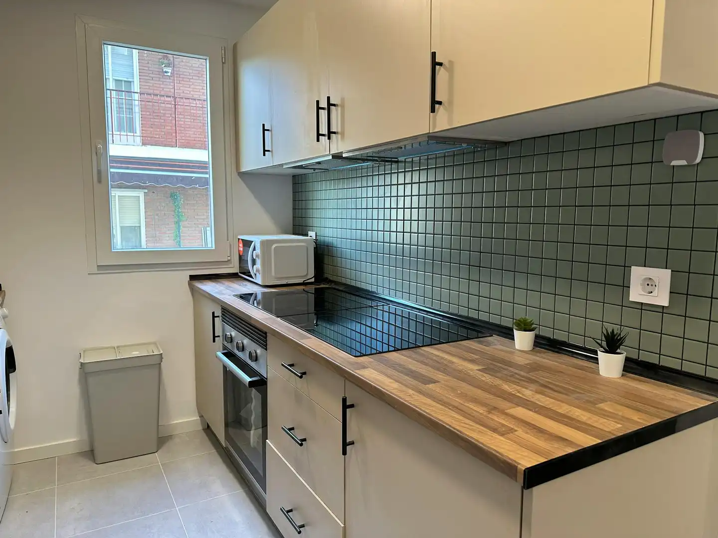 Kitchen of Flat for share in Madrid  with Air Conditioner, Heating and Furnished