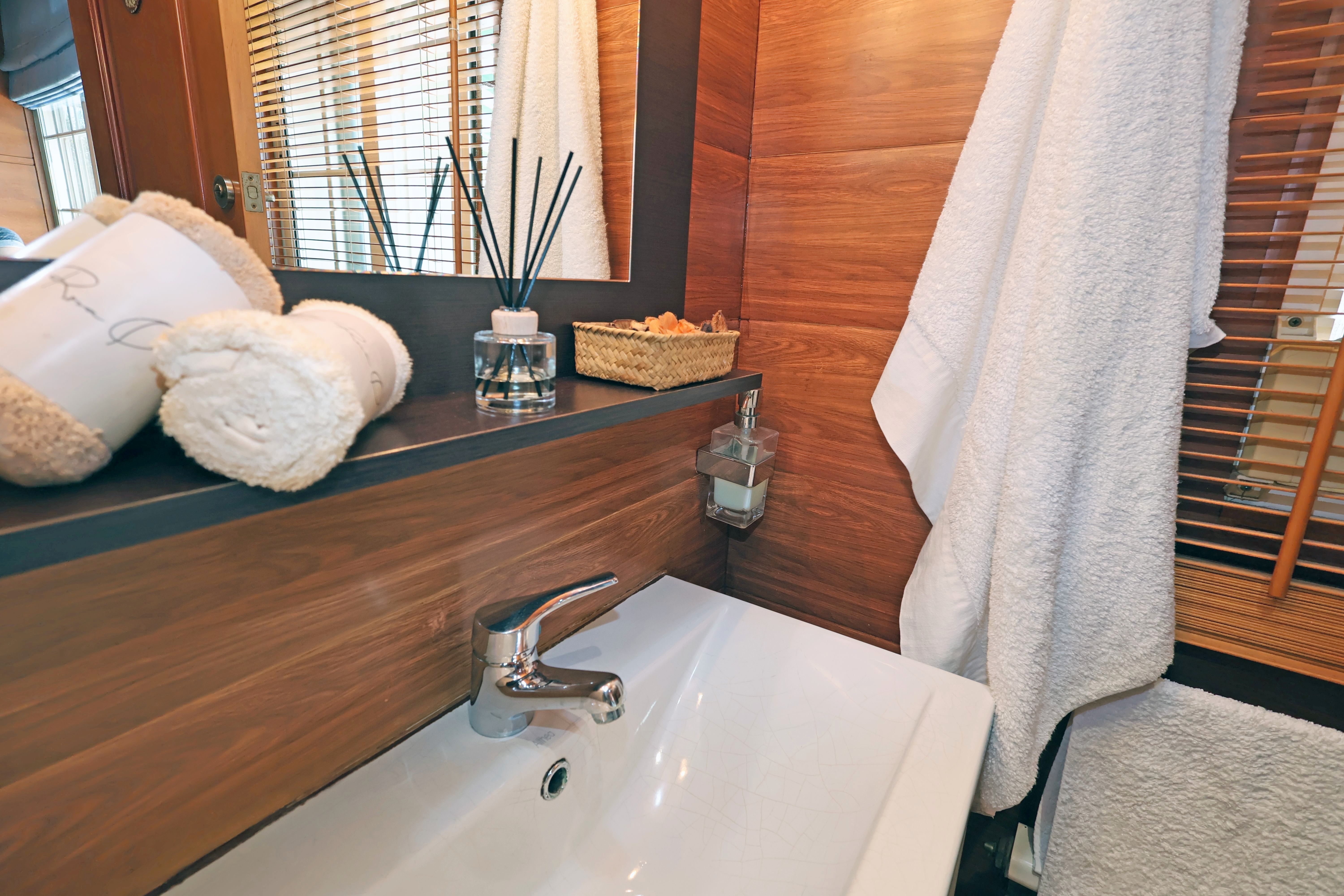 Bathroom of Flat for sale in Esplugues de Llobregat  with Terrace and Balcony
