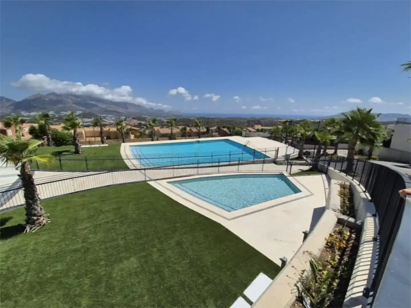 Piscina de Casa o xalet en venda en Polop amb Aire condicionat, Piscina i Balcó
