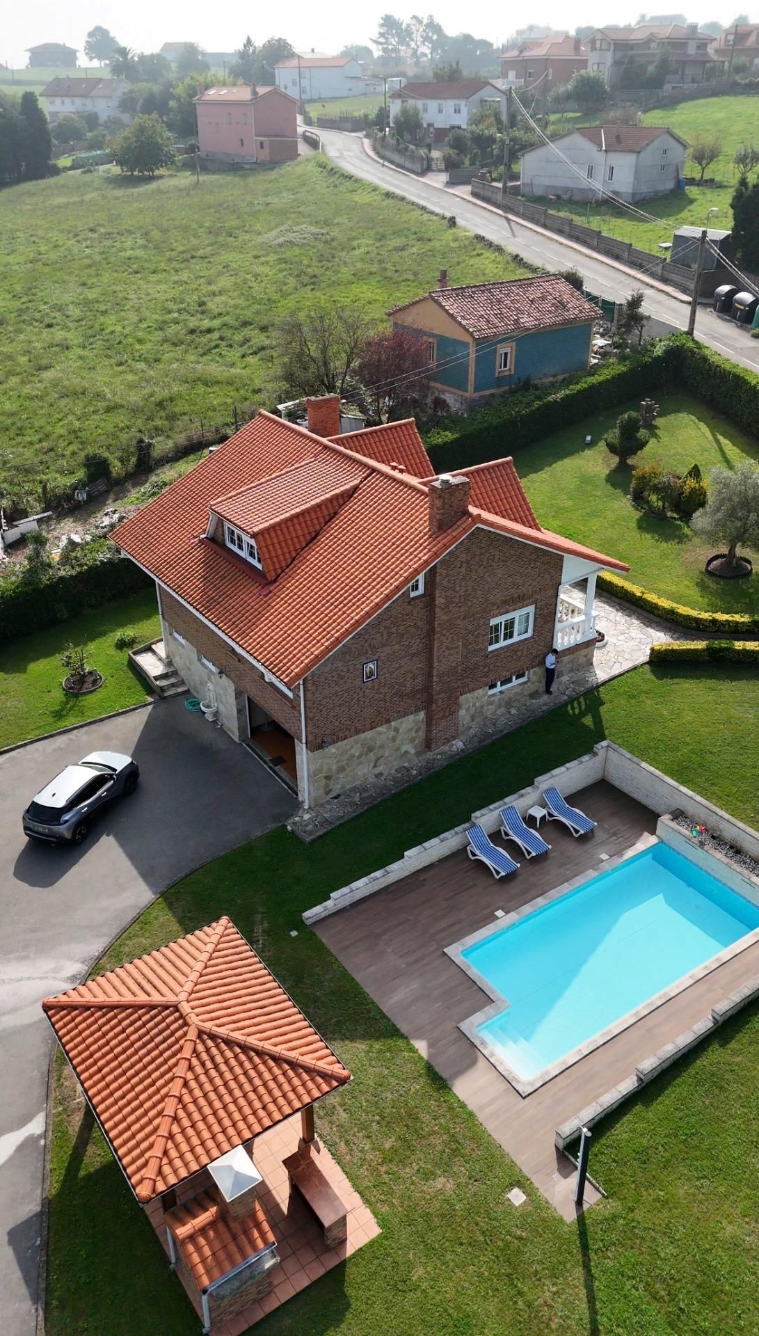 Jardí de Casa o xalet en venda en Camargo amb Calefacció, Piscina i Alarma