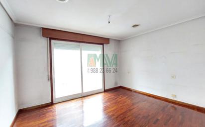 Bedroom of Apartment for sale in Ourense Capital   with Balcony