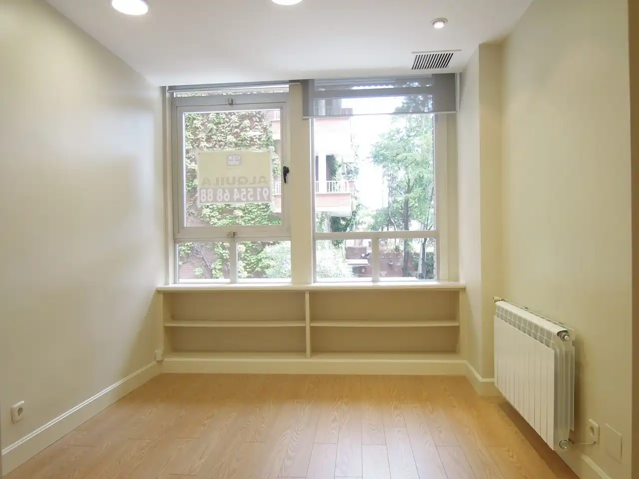 Habitación de Oficina de alquiler en Madrid con Aire acondicionado y Calefacción