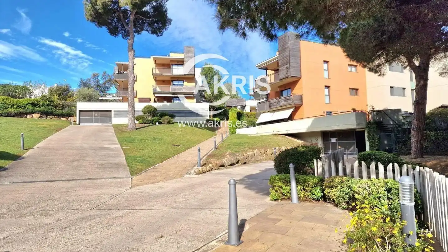 Piso con piscina en venta en Avinguda Sa Boadella, imagen 2