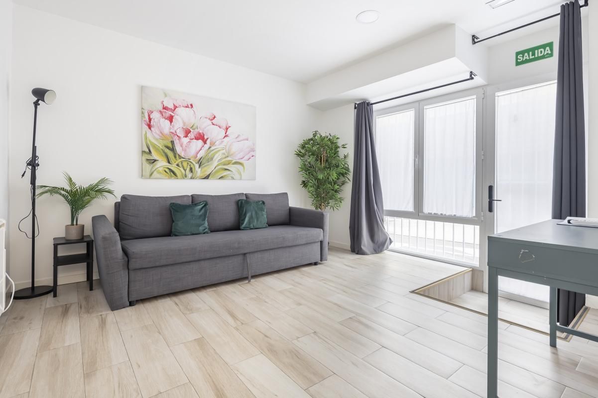 Sala d'estar de Planta baixa en venda en  Madrid Capital amb Aire condicionat i Moblat