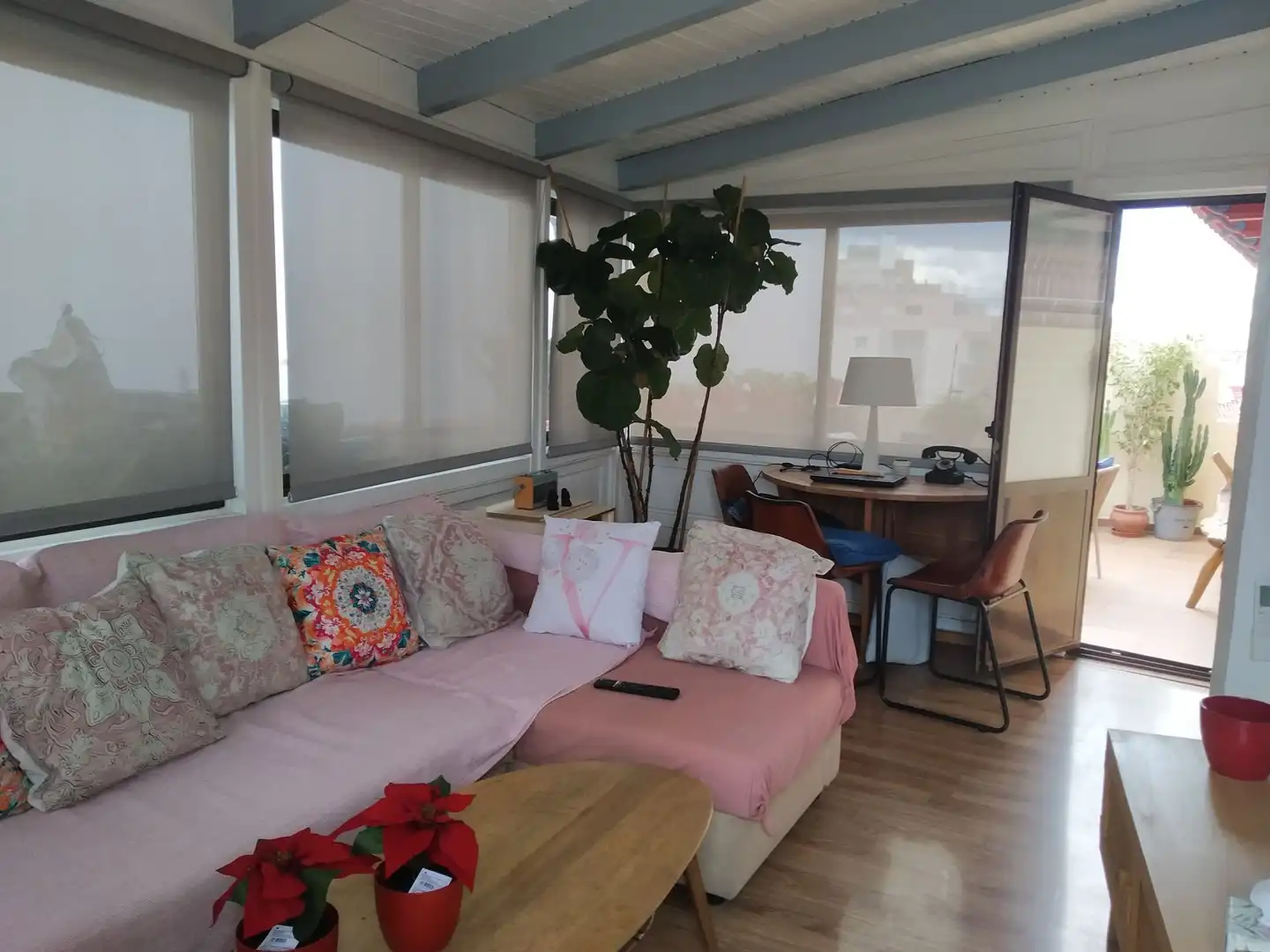 Wohnzimmer von Dachboden zur Miete in Málaga mit Klimaanlage, Terrasse und Möbliert