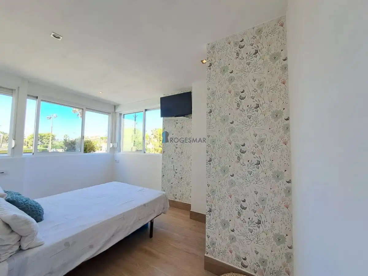 Dormitori de Apartament en venda en Benicasim / Benicàssim amb Traster, Moblat i Piscina comunitària