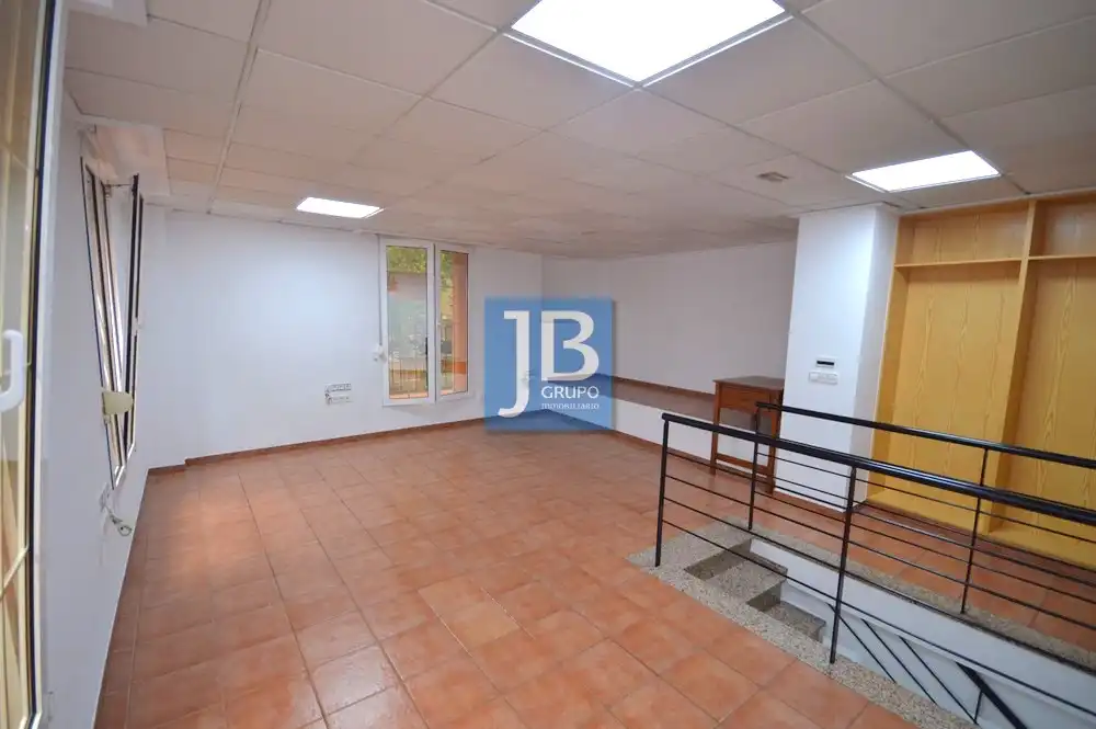 Local comercial de lloguer a Plaça de la Bassa, imagen 8