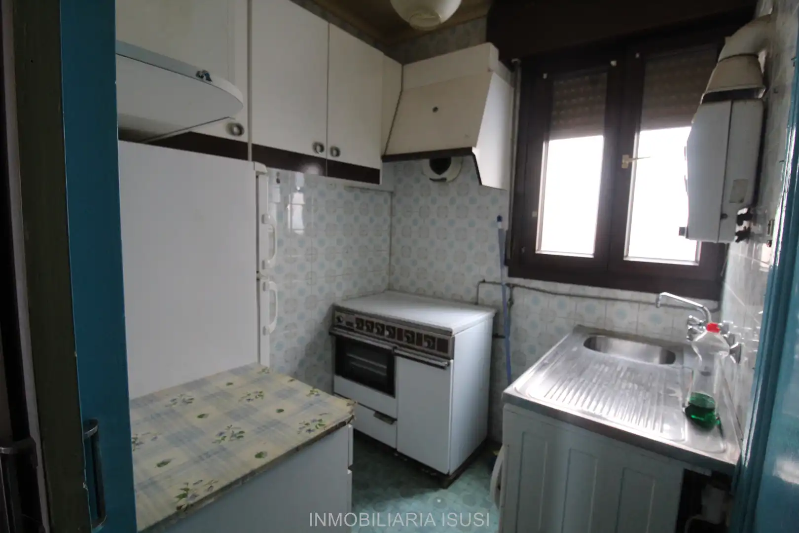 Kitchen of Flat for sale in Santurtzi 