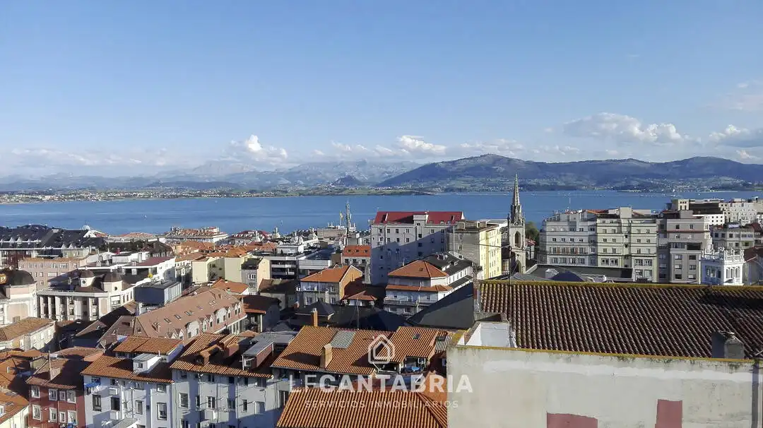 Vista exterior de Piso en venta en Santander con Calefacción