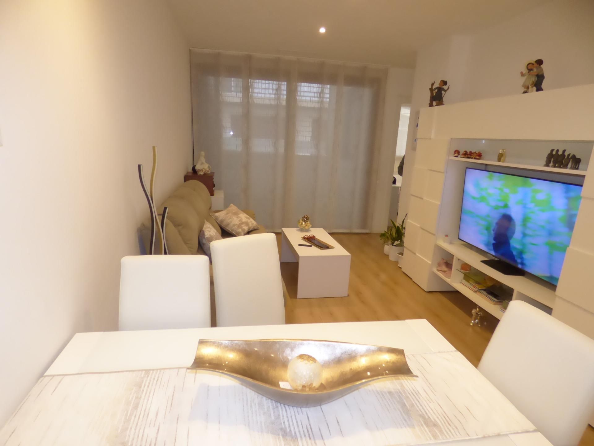 Wohnzimmer von Erdgeschoss zum Verkauf in Pineda de Mar mit Parkett und Abstellraum