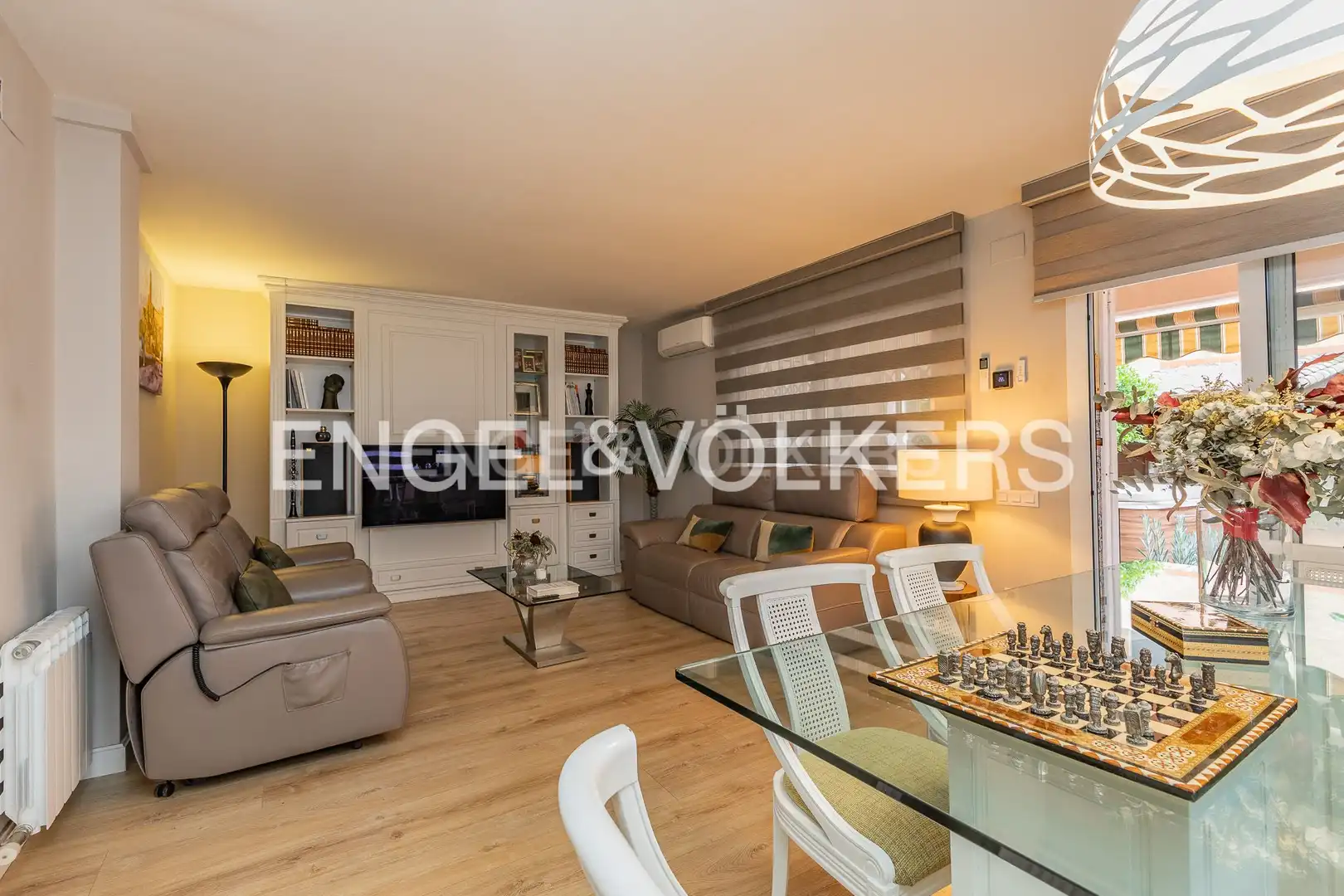 Sala d'estar de Casa o xalet en venda en Castellar del Vallès amb Aire condicionat, Calefacció i Jardí privat