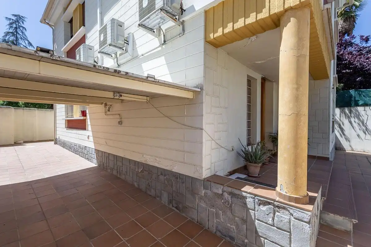 Terrassa de Casa o xalet en venda en Granada amb Aire condicionat, Calefacció i Jardí privat