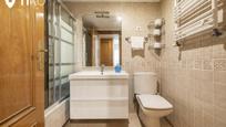 Bathroom of Flat for sale in  Madrid Capital  with Air Conditioner, Heating and Storage room