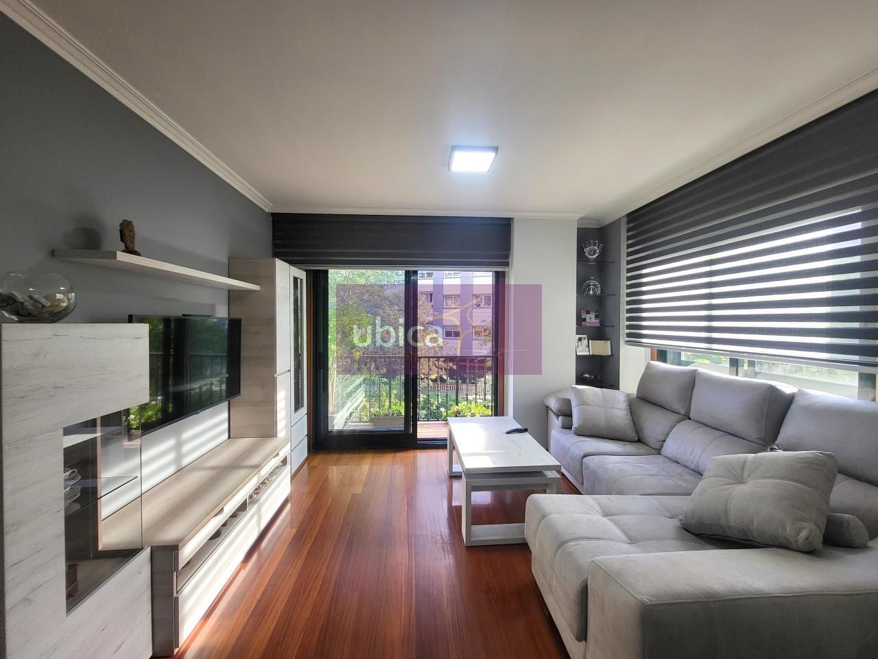 Living room of Flat for sale in Vigo   with Heating, Parquet flooring and Terrace