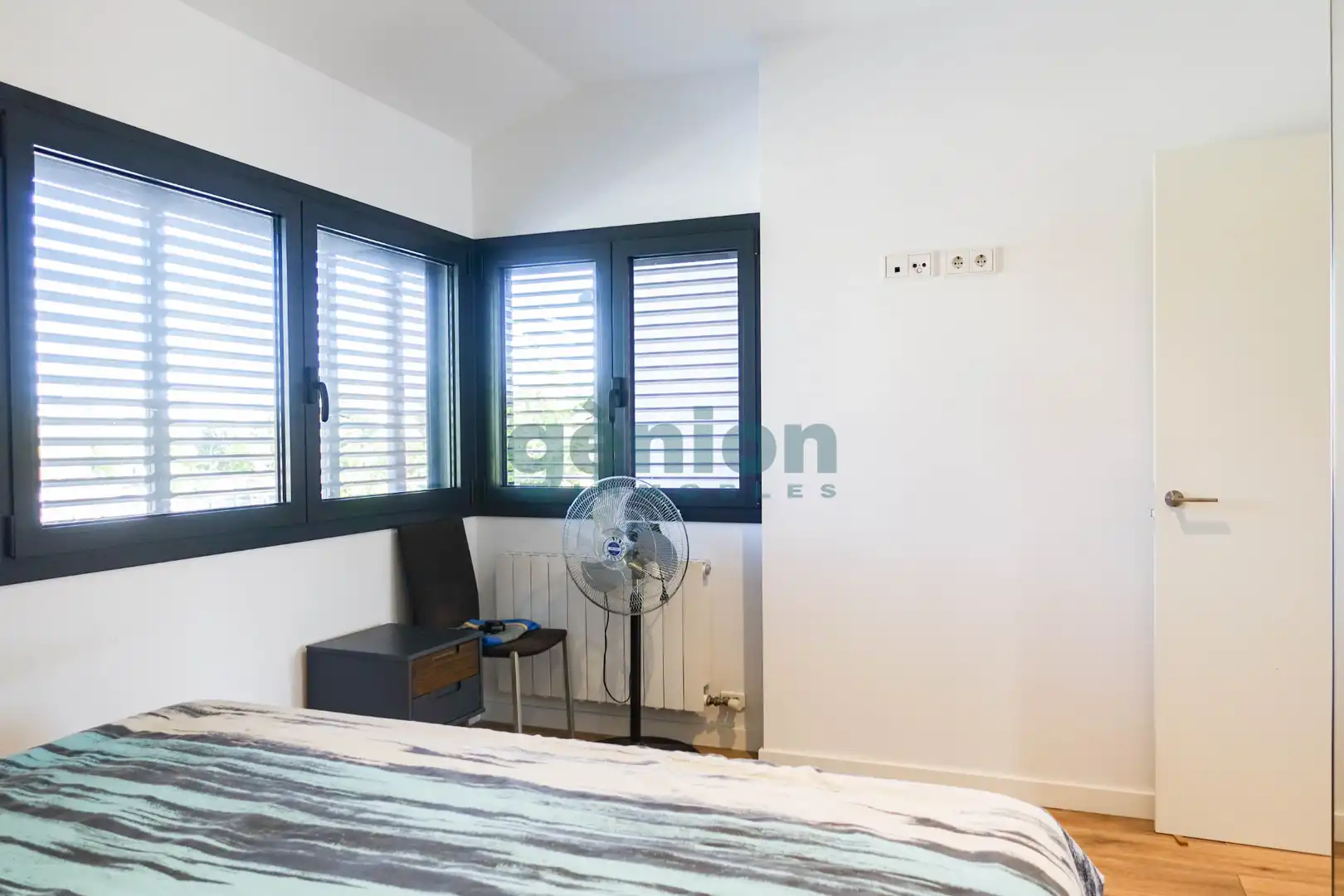 Dormitori de Casa o xalet en venda en Vilablareix amb Calefacció, Jardí privat i Parquet