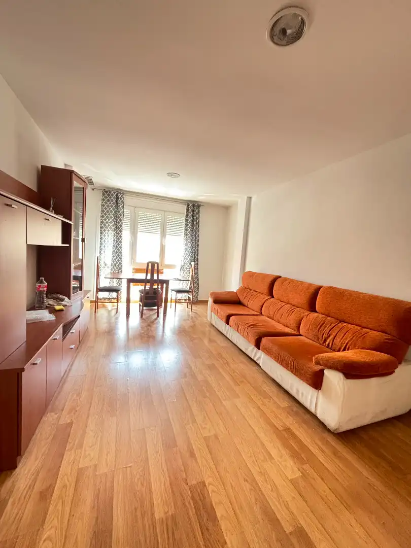 Flat with lift for sale in Calle Huertos