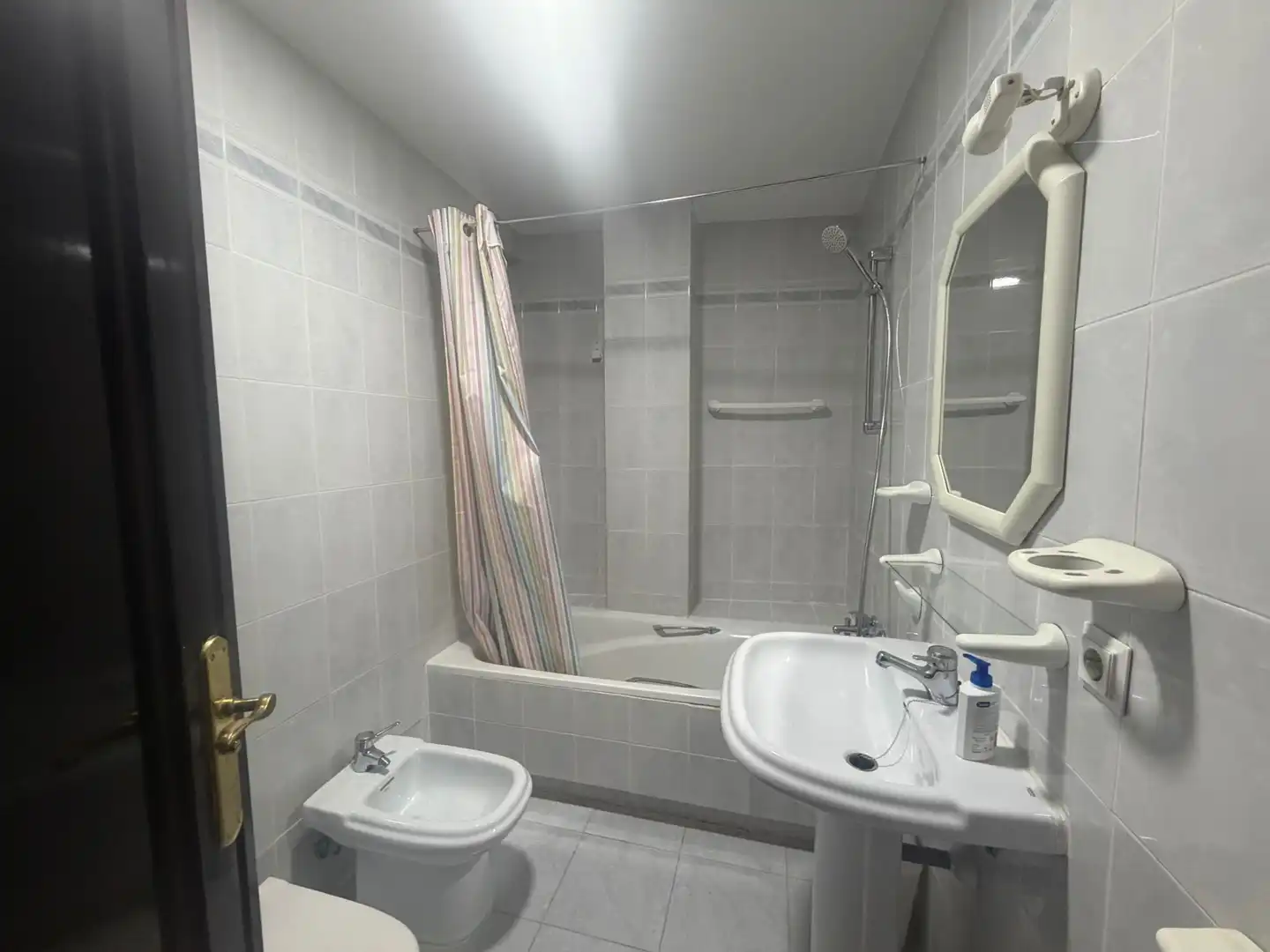 Baño de Piso de alquiler en Valladolid con Amueblado