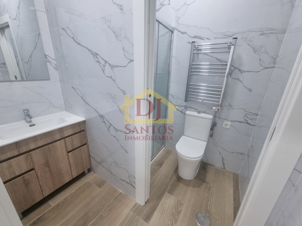 Bathroom of Apartment to rent in Salamanca Capital