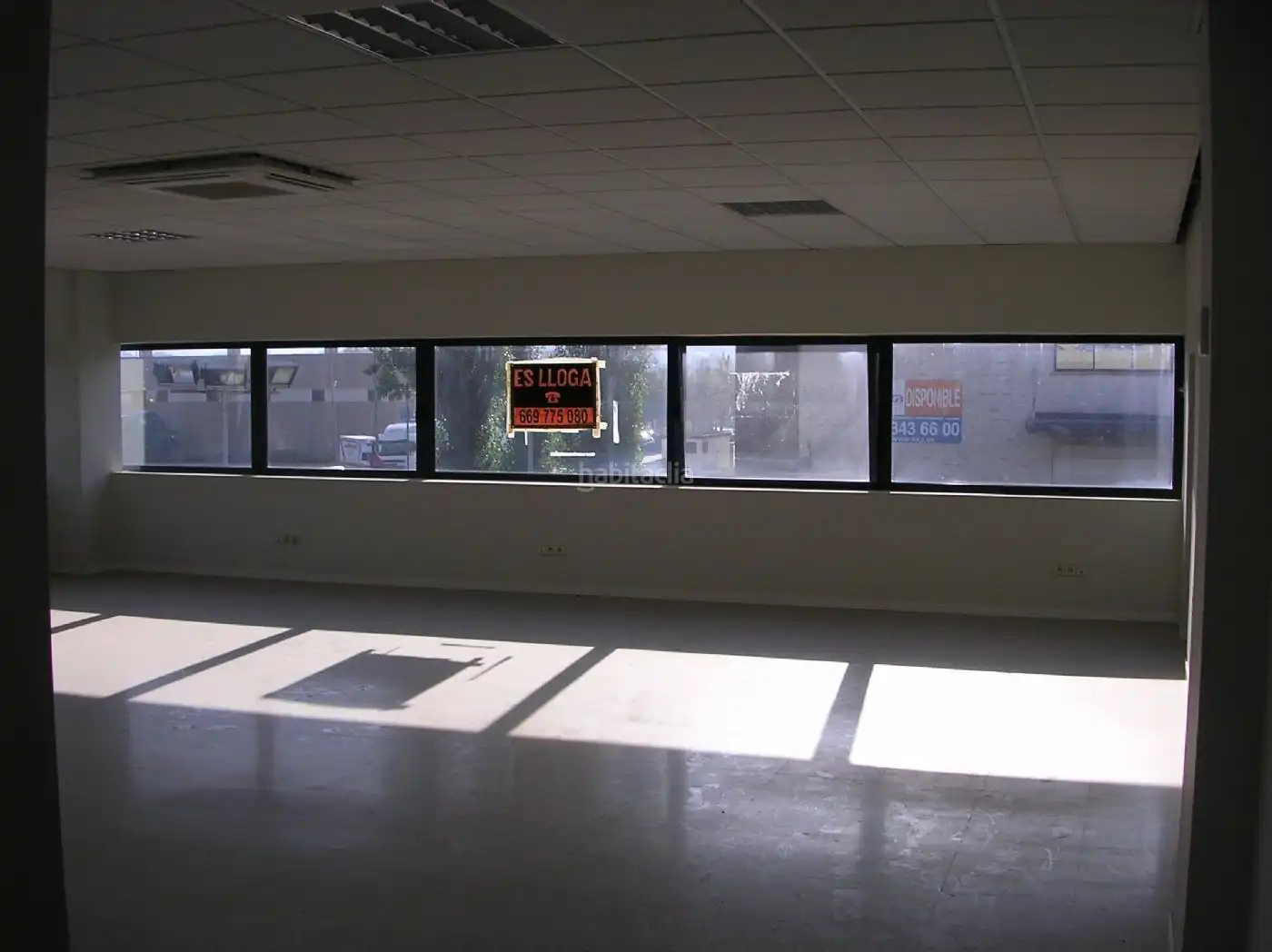 Bureau avec ascenseur à louer à Carrer de Salt 21, imagen 2