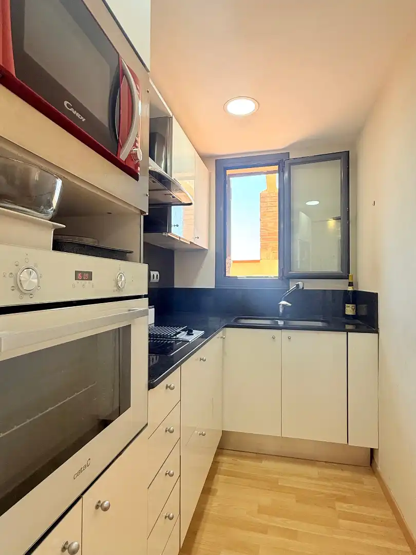 Cuina de Pis en venda en Alella amb Aire condicionat, Terrassa i Moblat