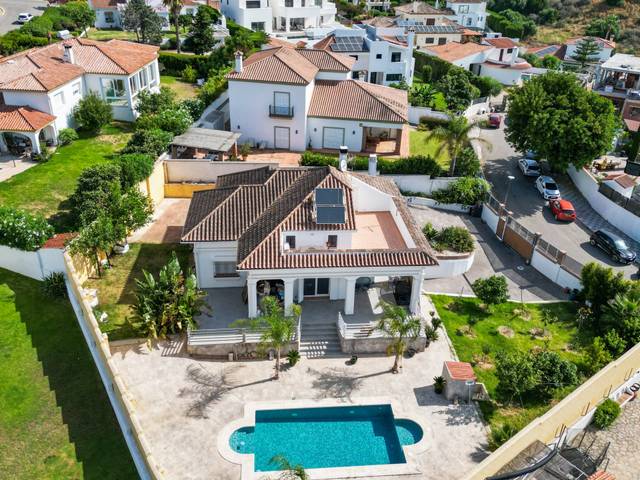 Casa-chalet en Venta en San Enrique - Guadiaro -  Pueblo Nuevo