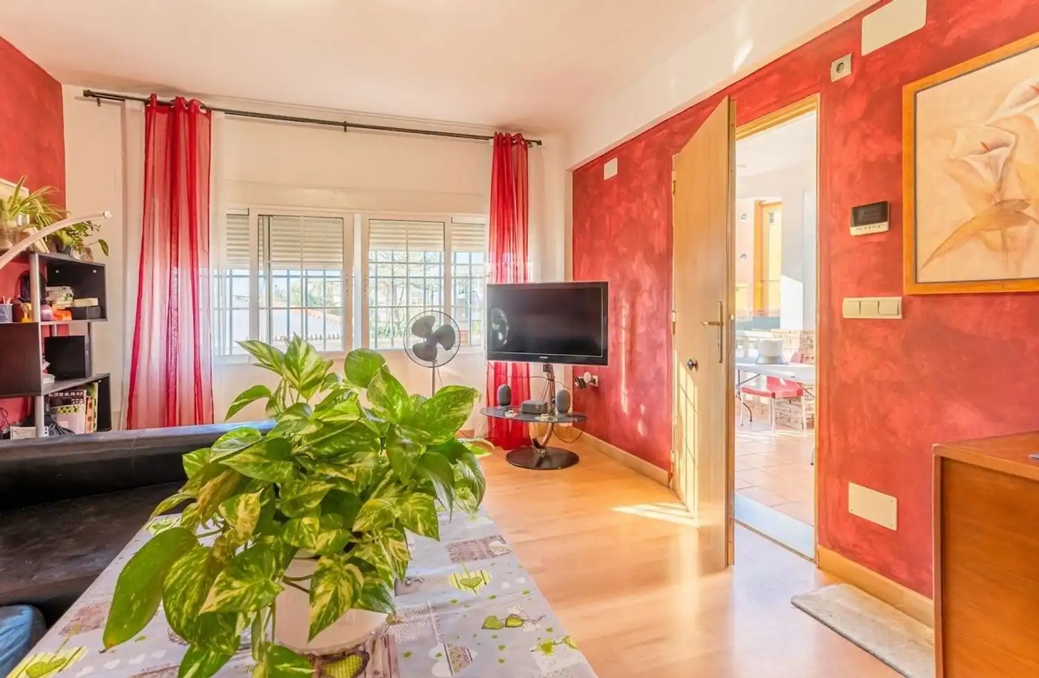 Sala d'estar de Casa o xalet en venda en Rincón de la Victoria amb Terrassa i Traster