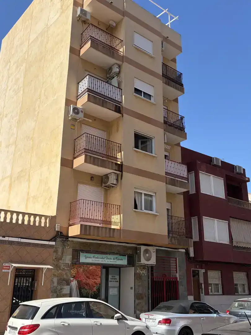 Vista exterior de Apartament en venda en Torrevieja amb Aire condicionat i Balcó