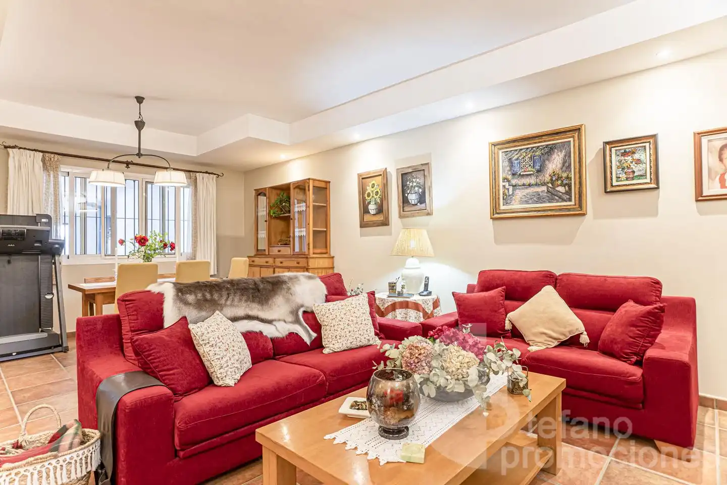 Sala d'estar de Casa o xalet en venda en Málaga amb Aire condicionat, Jardí privat i Terrassa
