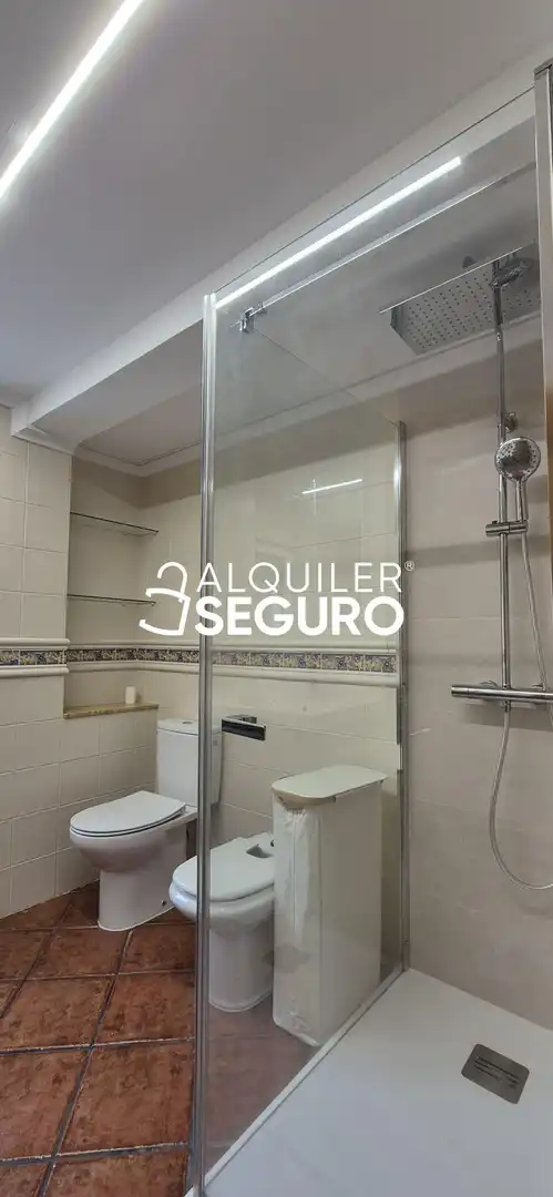 Baño de Piso de alquiler en Centro