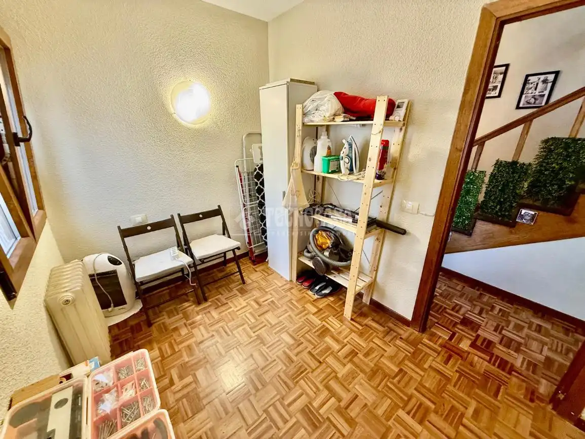 Habitación de Piso en venta en Ávila con Calefacción, Parquet y Trastero