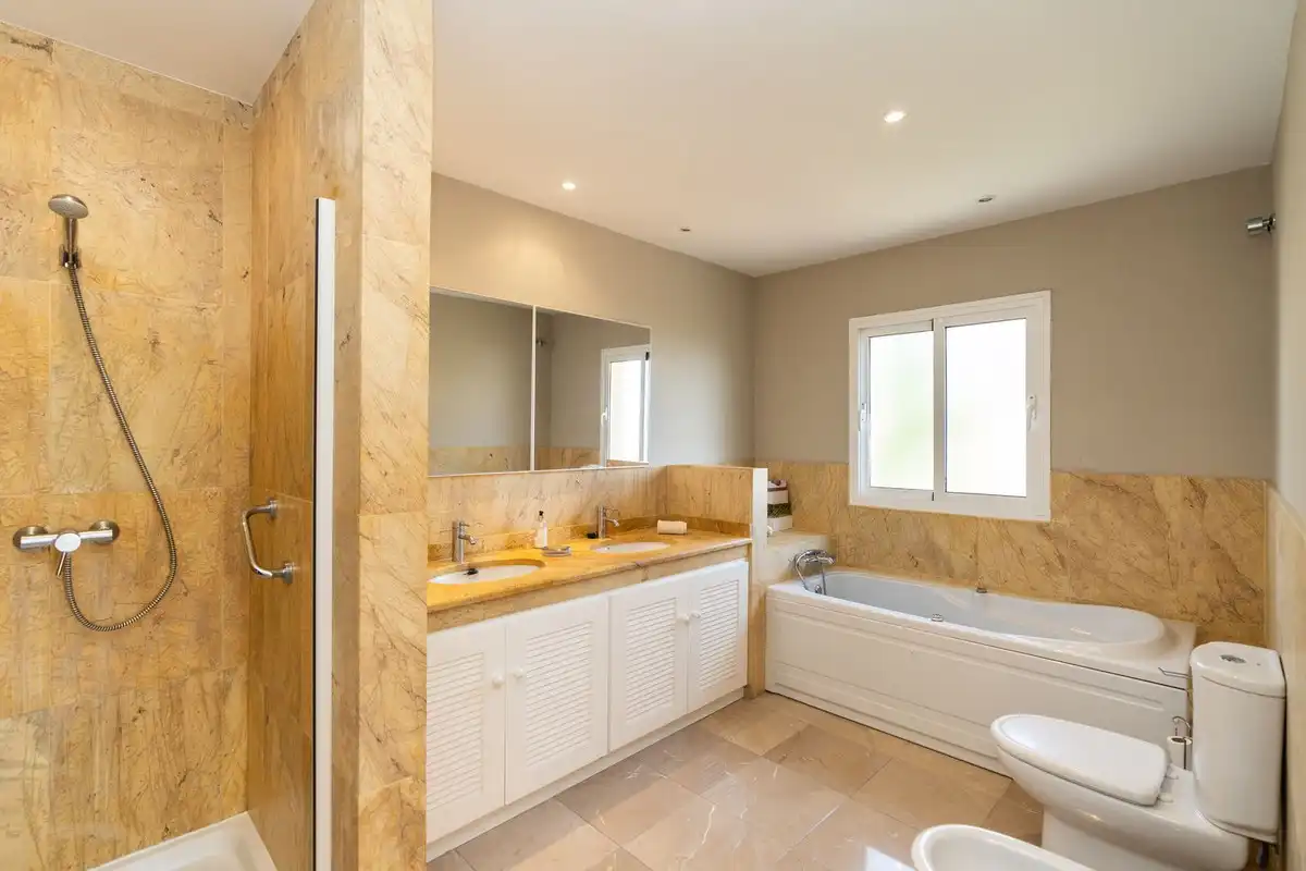 Bathroom of Houses for sale in Mijas  with Air Conditioner, Heating and Private garden