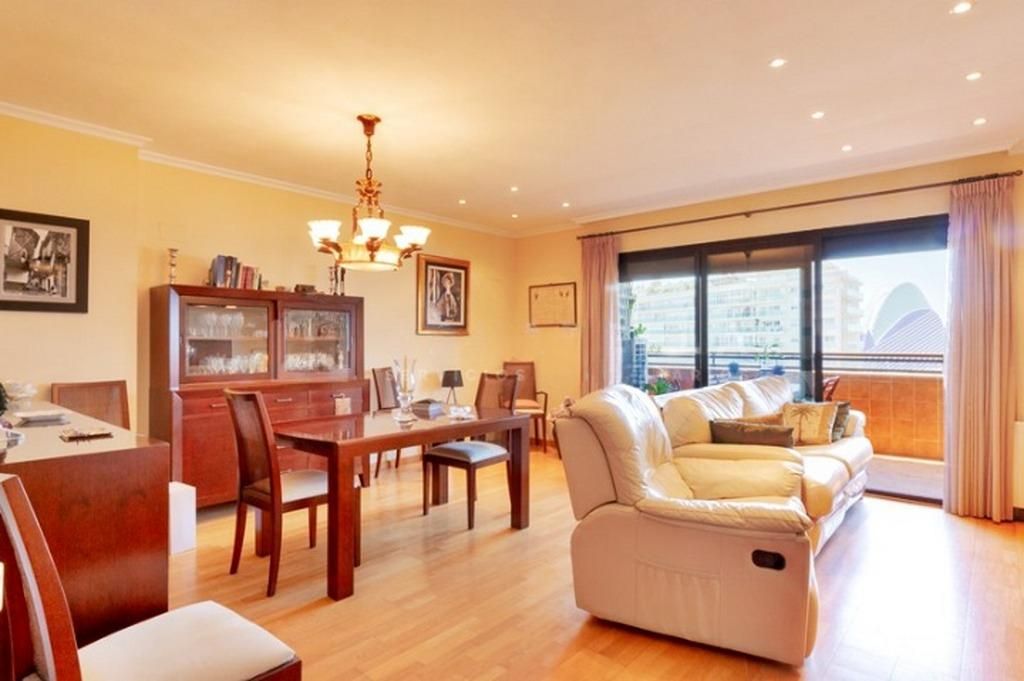 Living room of Flat for sale in  Valencia Capital  with Air Conditioner, Private garden and Parquet flooring