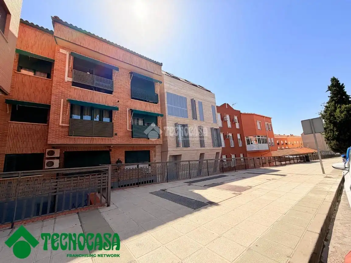 Vista exterior de Pis en venda en Toledo amb Aire condicionat, Calefacció i Parquet