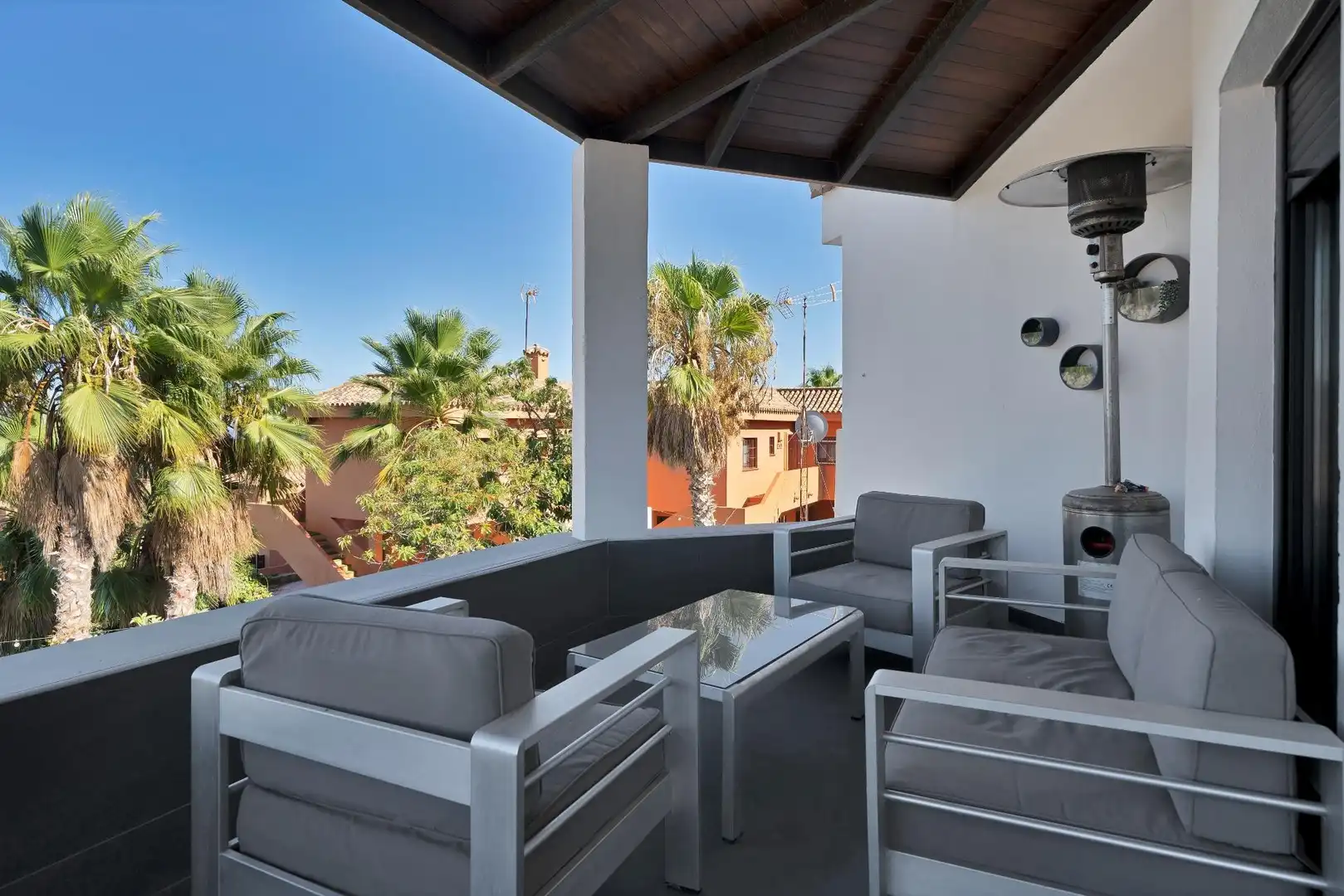 Terraza de Casa o chalet en venta en La Alcaidesa con Terraza, Trastero y Piscina