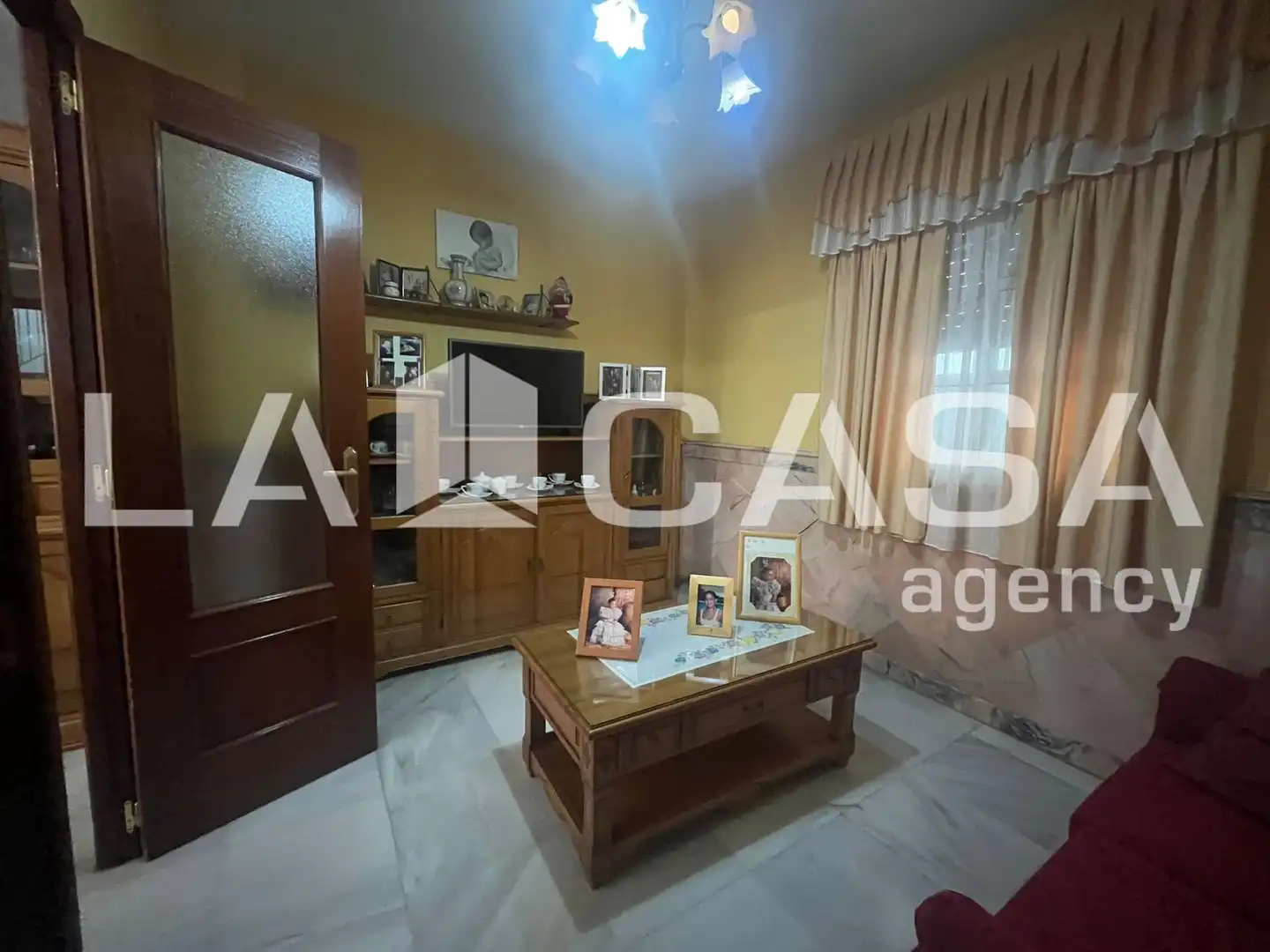 Casa adosada en venta en Dos Hermanas con Aire acondicionado, Calefacción y Terraza