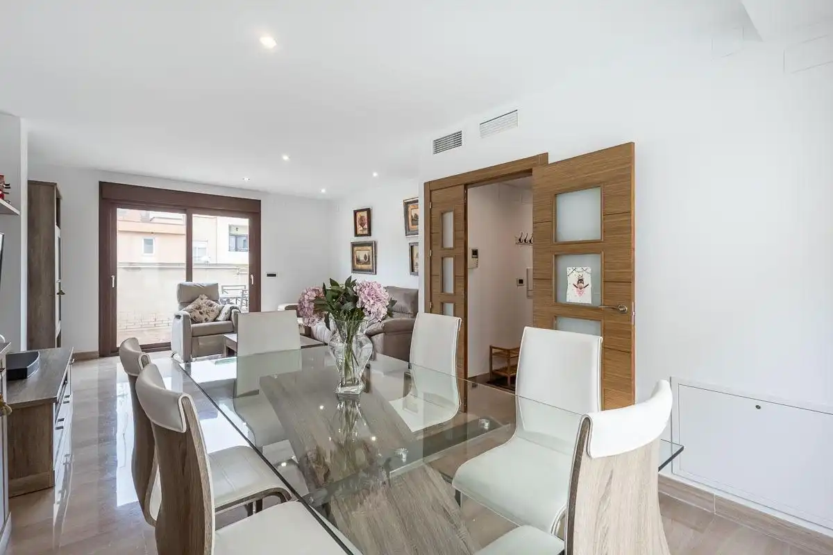 Single-family semi-detached for sale in Calle RAUDA, Crta. De la Sierra , Genil