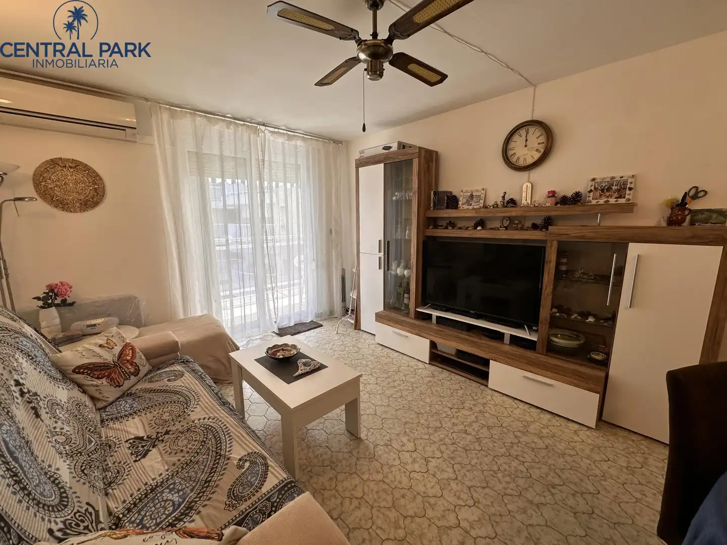 Sala de estar de Apartamento en venta en Salou con Aire acondicionado, Terraza y Amueblado