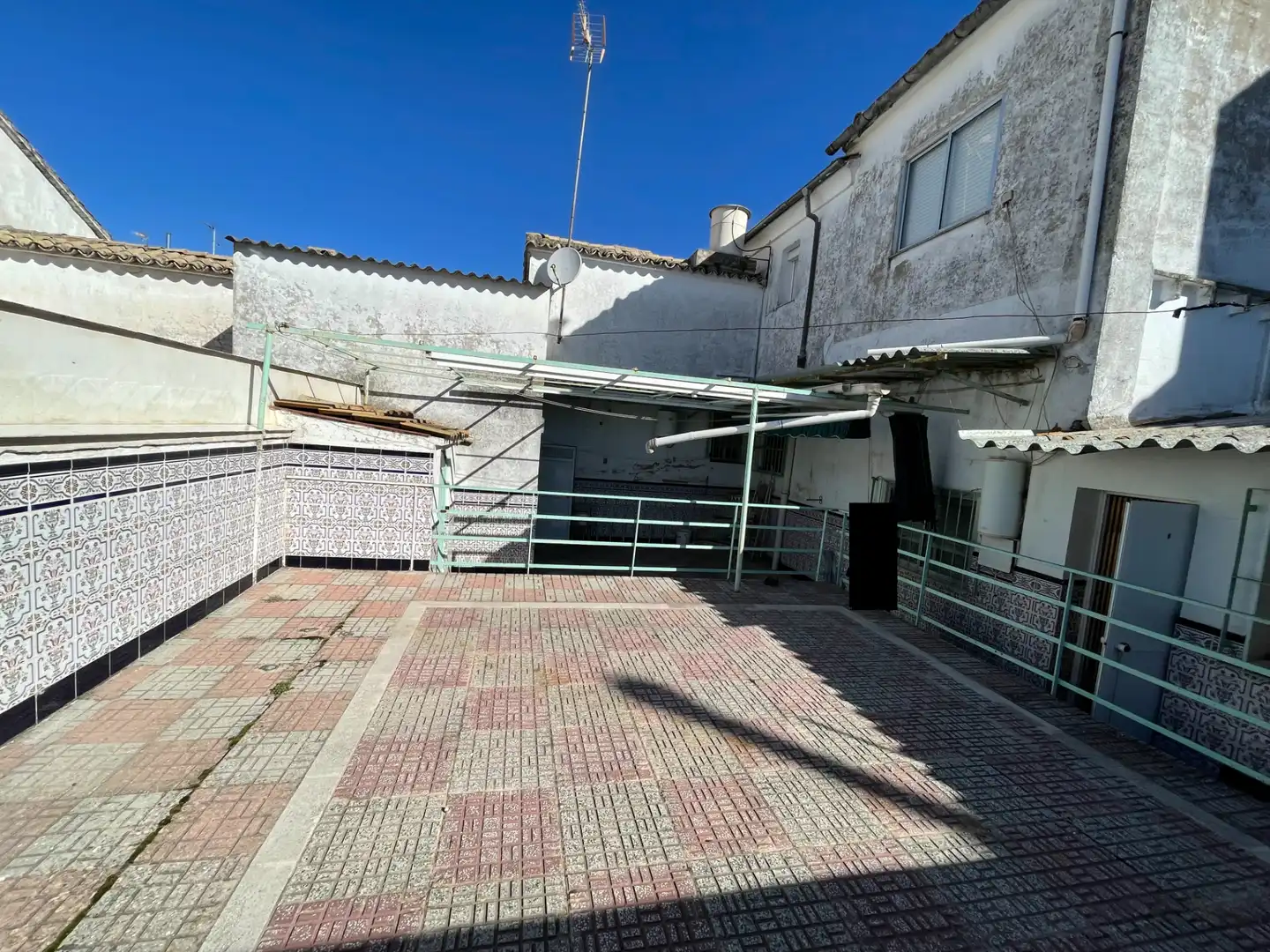 Exterior view of Houses for sale in Úbeda  with Storage room and Swimming Pool