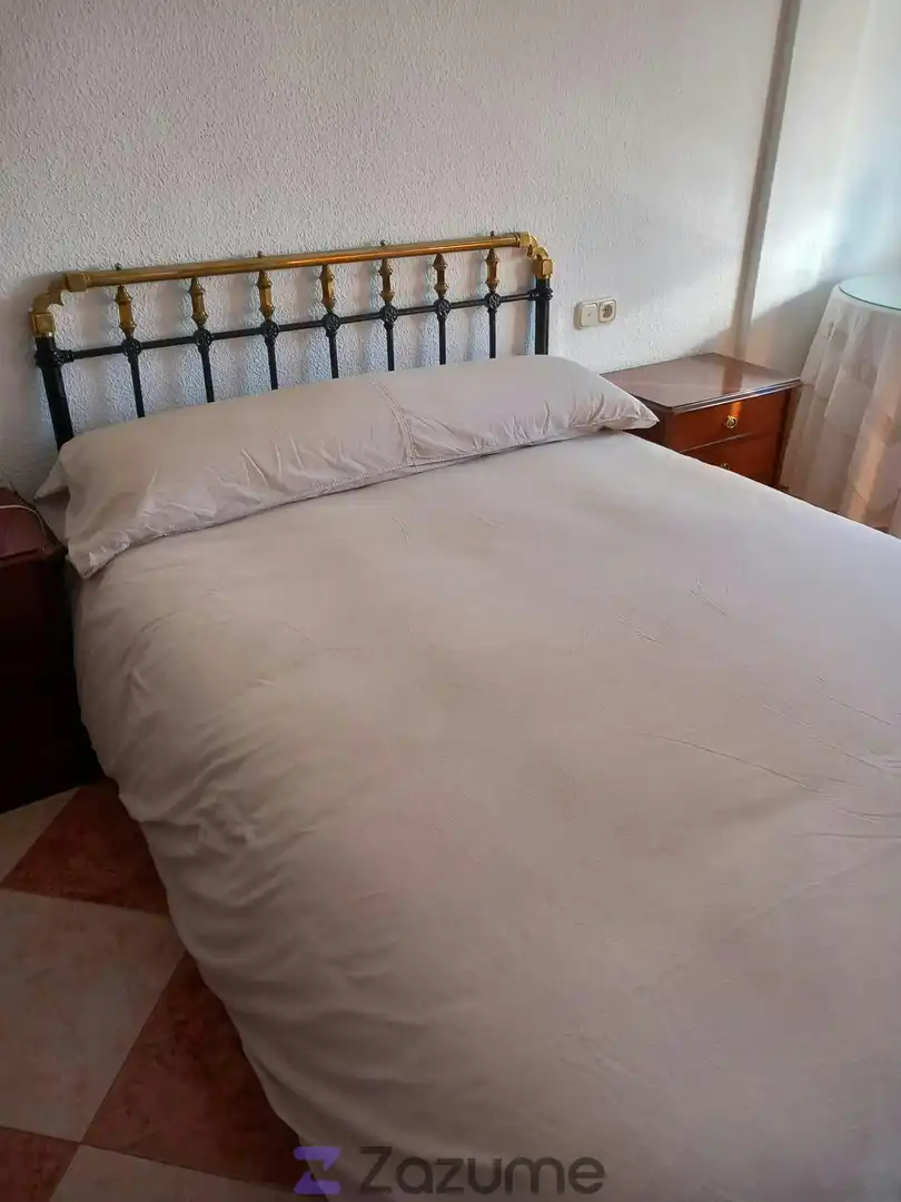 Bedroom of Flat for rent in Granada  with Air Conditioner, Heating and Furnished