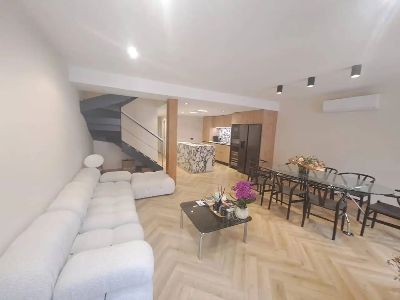 Sala d'estar de Dúplex en venda en Burgos amb Aire condicionat, Calefacció i Parquet