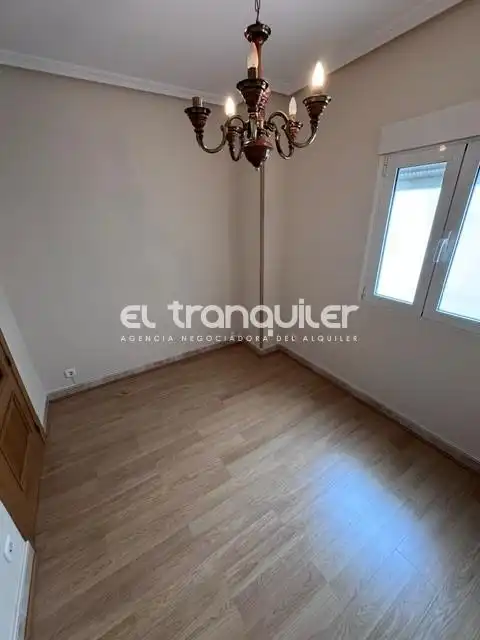 Schlafzimmer von Wohnung zur Miete in Madrid mit Klimaanlage und Waschmaschine