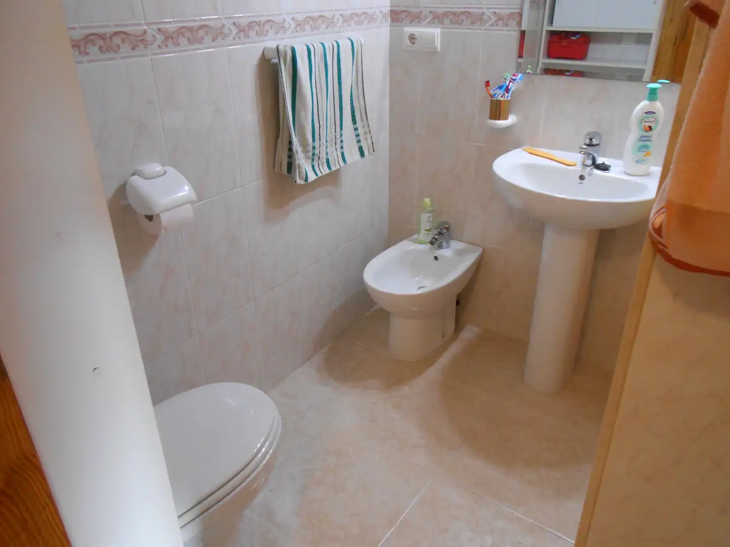 Badezimmer von Dachboden zur Miete in Xeraco mit Terrasse, Möbliert und Ofen