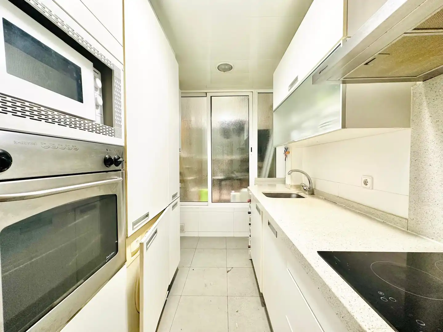 Cuina de Pis en venda en Barcelona amb Aire condicionat, Calefacció i Forn