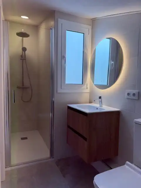 Baño de Casa adosada de alquiler en Vilassar de Mar con Aire acondicionado, Calefacción y Jardín privado