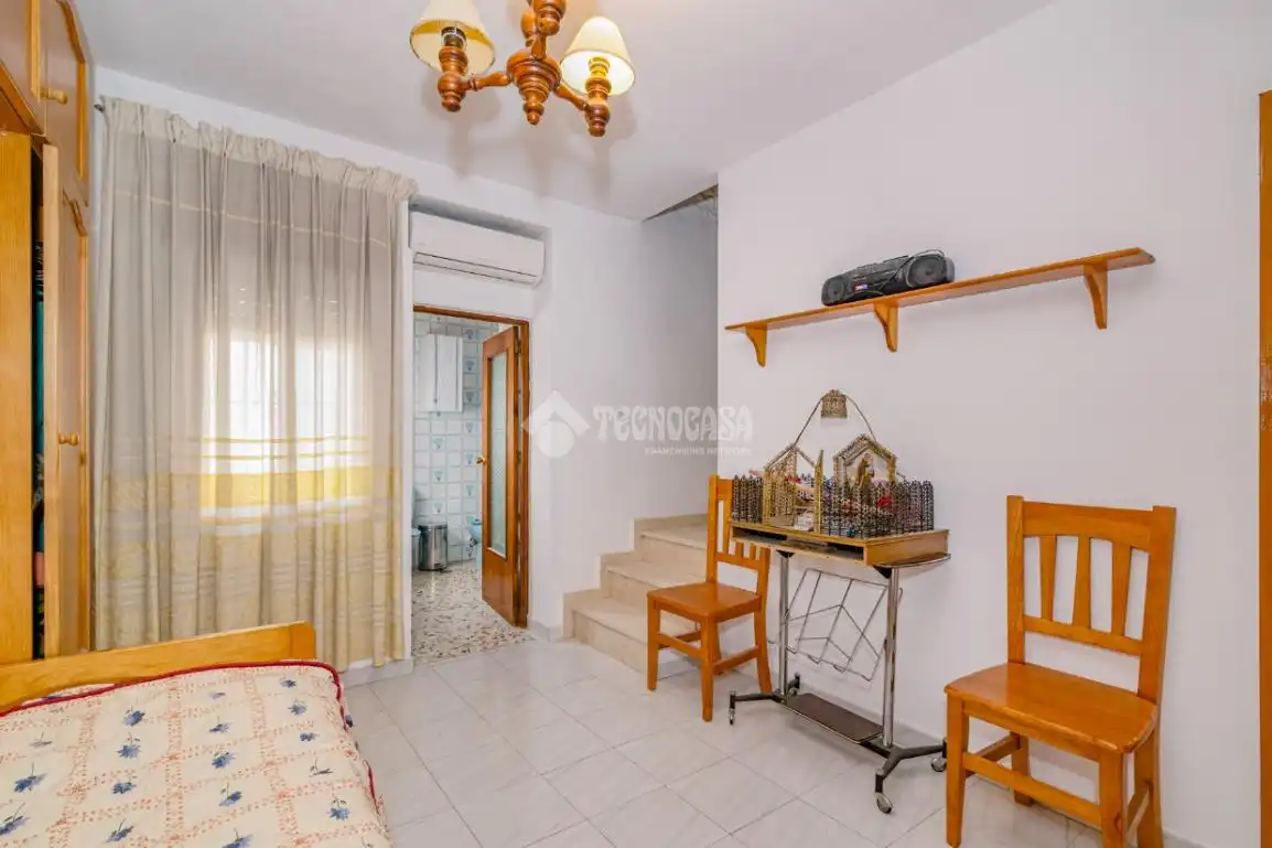 Habitación de Casa adosada en venta en Lucena con Aire acondicionado y Amueblado
