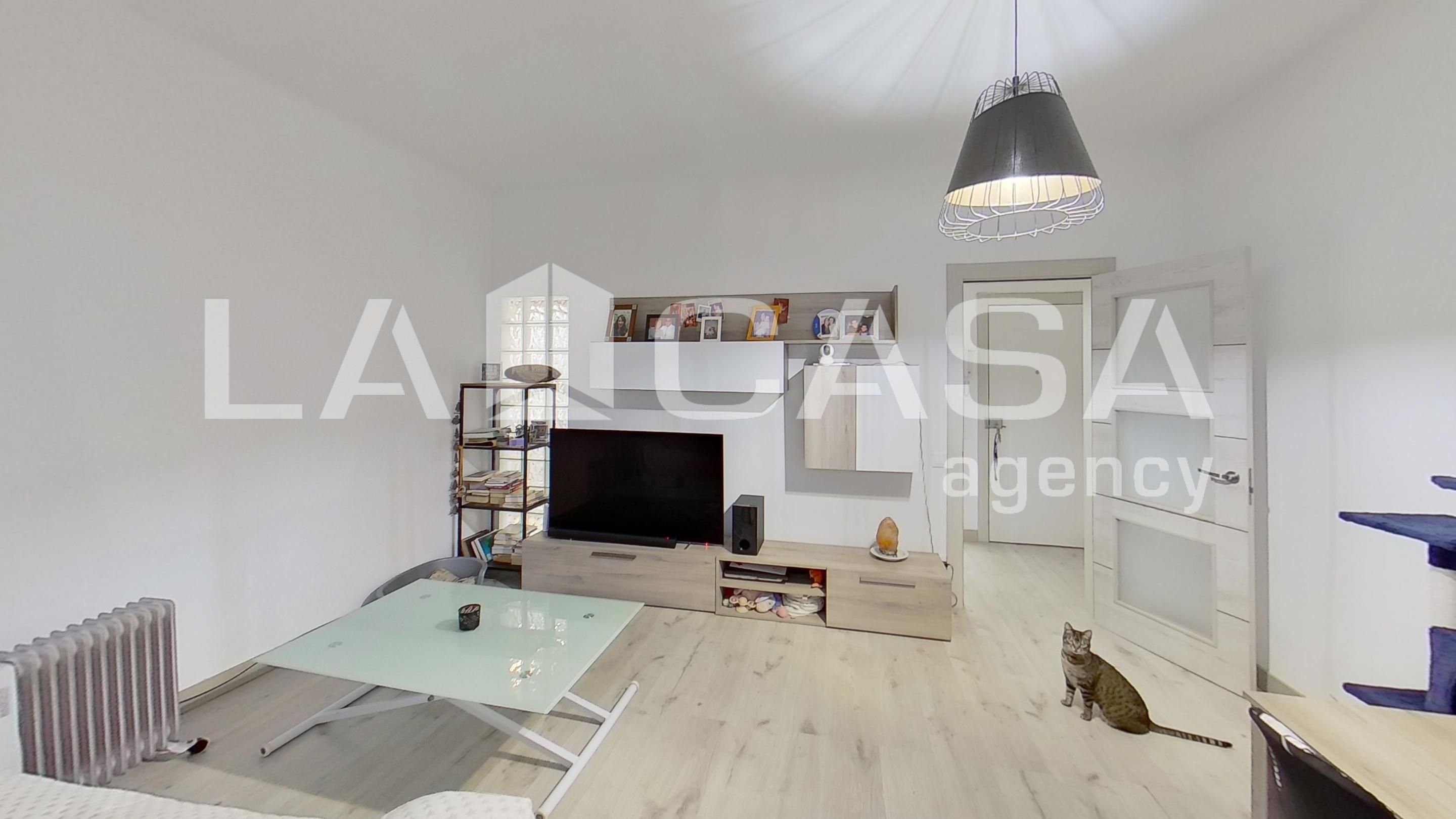Living room of Flat for sale in  Barcelona Capital  with Terrace and Storage room