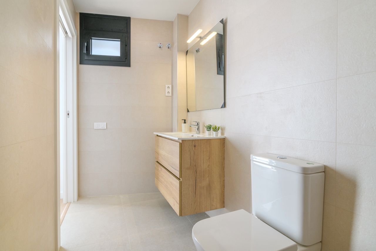 Badezimmer von Maisonette zum Verkauf in Cornellà de Llobregat mit Klimaanlage, Heizung und Terrasse
